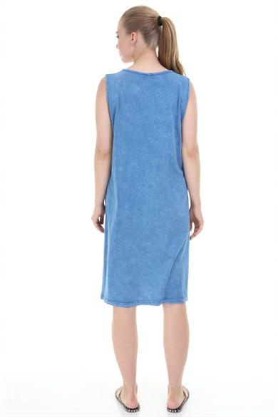 Büyük Beden Mavi İtalyan Yıkamalı Dantel Detaylı Kolsuz Elbise