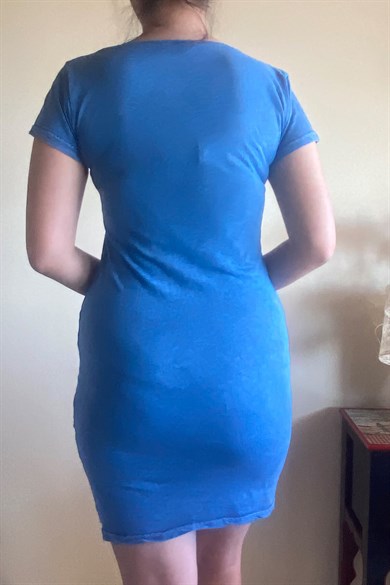 Kadın Önü Yazılı Taşlarla Süslenmiş Mavi Elbise