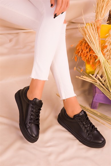 Kadın Siyah Bağcıklı Sneaker Ayakkabı