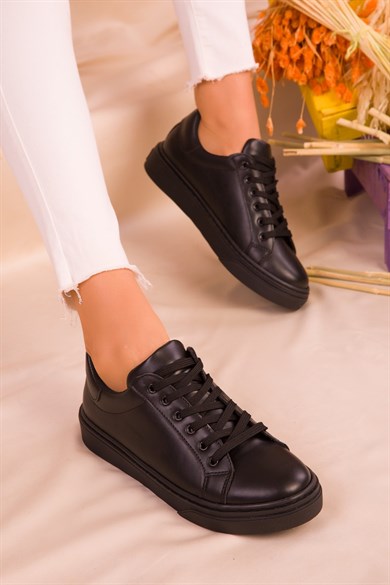 Kadın Siyah Bağcıklı Sneaker Ayakkabı
